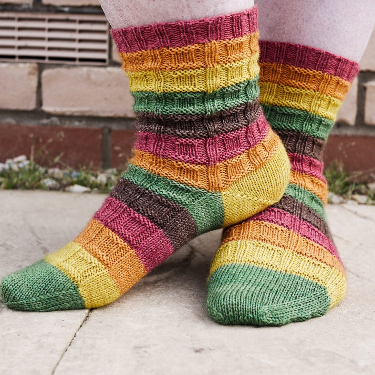 lines and swuares socks by tash knits